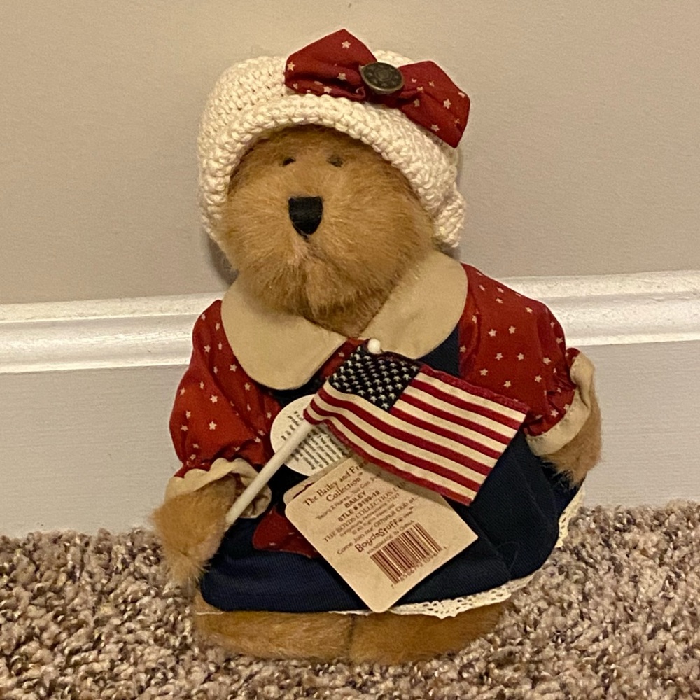 New Boyd’s Plush Bailey Patriotic Americana Bear with Flag 9199-18